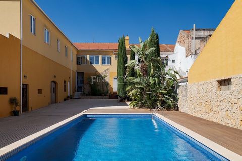 Immerse in history with this 1836-built property spanning 880m2. Visualize a boutique hotel or relish 19 grand rooms with ornate Victorian ceilings. A cobble-stoned courtyard unveils a pool and potential apartment conversion. Nestled in Silves, known...