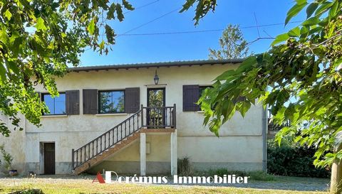 QUINSAC - Dans un secteur très calme - DORÉMUS IMMOBILIER vous propose cette maison de 1974, à rafraichir, élevée sur un grand garage de plus de 90m2. La partie vie, à l'étage, se compose d'un vaste Séjour avec Cheminée offrant une vue dégagée sur la...