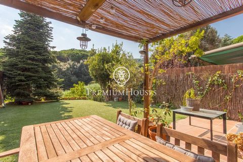 Sant Andreu de Llavaneres is one of the most outstanding towns in the Maresme region, located on the North Coast of Barcelona. Surrounded by all kinds of services, Llavaneras offers a wide range of leisure options, including a golf club, horse riding...