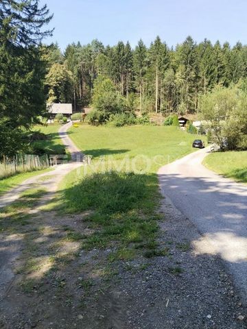 Nur wenige Kilometer nördlich von der Stadt Graz lädt ein ruhiges und sonniges Baugrundstück mit großzügigen 1169 m² zu einer Besichtigung ein. Umgeben von idyllischer Natur verfügt dieses großzügige Grundstück über eine Hanglage, 688 m² Bauland Wohn...