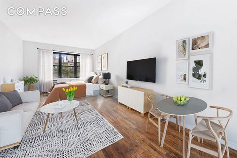 Relax in your striking Yorkville studio apartment. 414 East 88th #5A boasts 10 ft ceilings, plenty of closet/storage space, and an exceptionally large main room that will fit all of your needs. The three large windows let in a breathtaking amount of ...