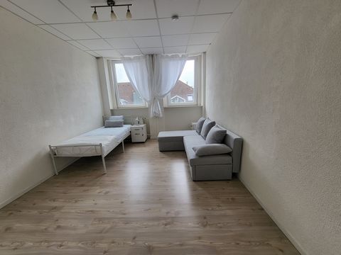 Diese Wohnung befindet sich zentral in Darmstadt. Der Hauptbahnahnhof ist nur 900 m entfernt. Die Fußgängerzone ca. 800 m entfernt. In der Näheren befinden sich Restaurants, Bars und viele andere Geschäfte des täglichen Lebens. In beiden Schlafzimmer...