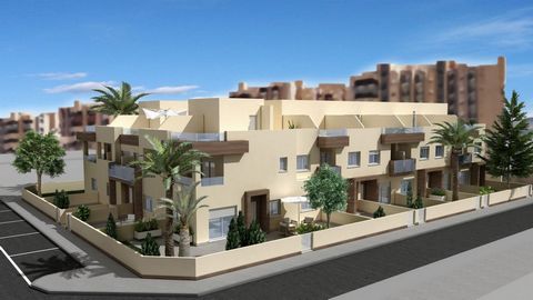 . MOOIE HERENHUIZEN IN LA MANGA Deze residentie is gelegen op km 14 van La Manga op een uniek perceel, op de eerste lijn van het Estacio-kanaal en op slechts 50 meter van het Middellandse Zee. Onverslaanbaar voor zijn situatie, op slechts 800 meter v...