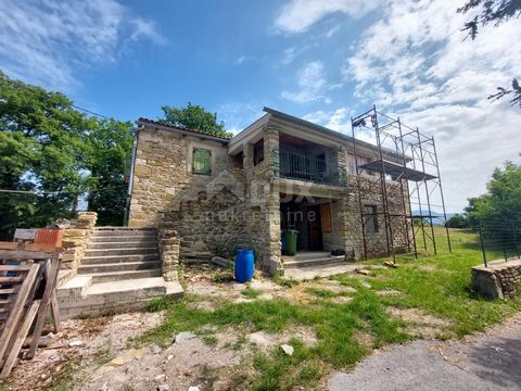 Location: Istarska županija, Gračišće, Gračišće. ISTRIA, GRAČIŠĆE - A stone house in complete seclusion with a view of greenery The municipality of Gračišće is located in the eastern part of central Istria, 8 km from Pazin. It covers 60 km2 and has 1...