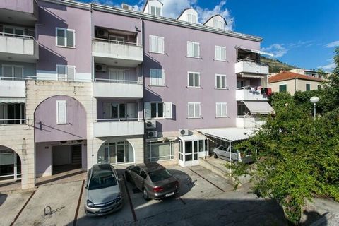 Apartment Dupčić offers a modernly designed accommodation in Dubrovnik, just 2.5 km from the beautiful and historic Old Town of Dubrovnik. Apartment's location is perfect for getting to know undiscovered areas of Dubrovnik and visiting Dubrovnik's br...