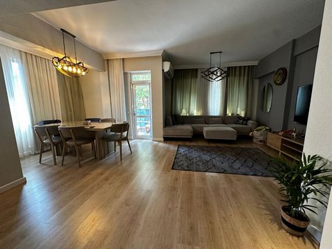 For Sale: Spacious 3+1 Apartment in Antalya/Lara Center Location : Just 100 meters from the beach, 500 meters to a major shopping mall, and 100 meters to cafes and restaurants. Apartment Size : 140 m² Layout : 3 bedrooms, 1 American-style open kitche...