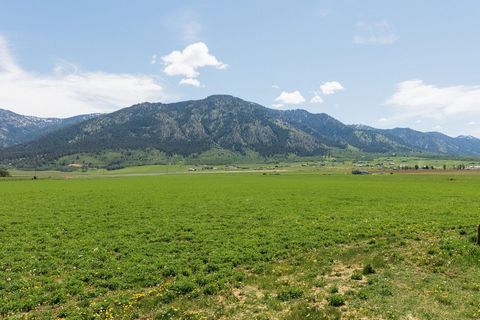 This 44.98-acre property in Etna, Wyoming presents an exceptional opportunity for development. Situated near the town of Etna, this vast expanse of land is currently zoned agricultural but holds immense potential for various development projects. Wit...