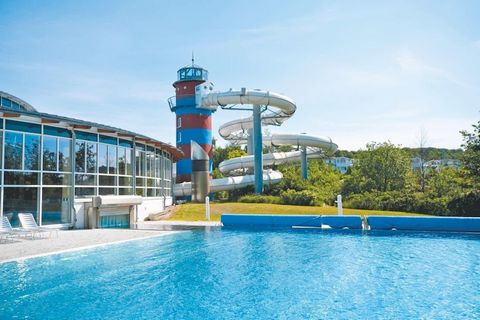 Il complesso turistico ben curato con architettura balneare si trova a 800 metri dalla spiaggia meridionale della località di Sellin sul Mar Baltico. Il punto di riferimento e l'attrazione principale di Sellin è senza dubbio il molo lungo 400 metri c...