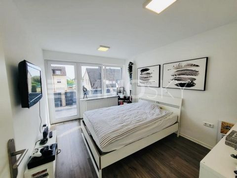 Deze prachtige vrijstaande woning biedt u voldoende ruimte en het hoogste niveau van wooncomfort op 160 m² woonoppervlak en vier verdiepingen. Het huis is ingrijpend gemoderniseerd en wordt op de begane grond gekenmerkt door een hoogwaardige inrichti...