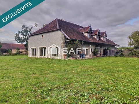 SELIGNEY, grande maison en pierre de sur terrain piscinable.