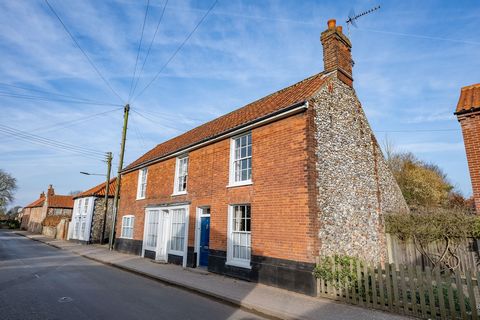 In the sought-after North Norfolk village of South Creake and a short drive from Burnham Market and the celebrated coastline at Wells-next-the-Sea and Holkham, this early Victorian detached property has been fully restored and renovated to provide a ...