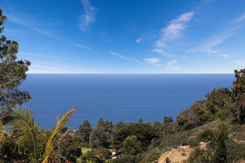 Discover the ultimate La Jolla lifestyle at this beautifully refreshed retreat in the Muirlands, set on a near-half-acre lot . Step inside to soaring cathedral ceilings, a grand living and dining area, and French doors that open to multiple outdoor e...