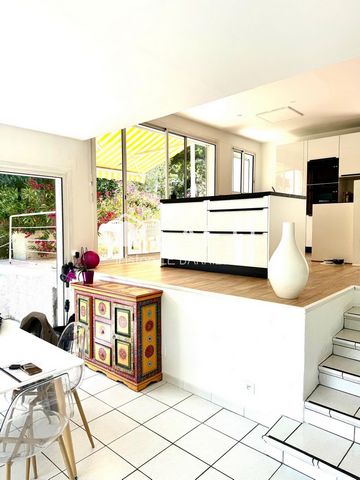 Sur les hauteurs de Nîmes , Maison rénovée avec goût et piscine d’exception