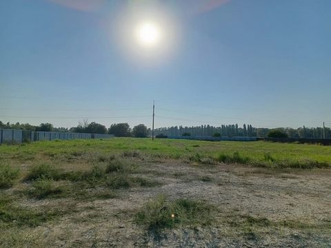 Located in Новотитаровская.