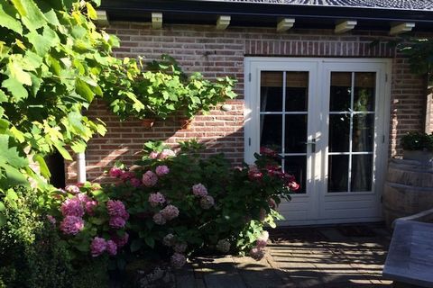 Romantische kamer met ontbijt, comfortabel ingericht. Dicht bij het strand en meer, Domburg, Zoutelande, oude VOC-stad Veere, Middelburg, Vlissingen