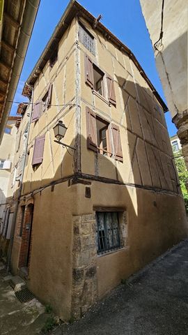 IMMEUBLE DE 3 APPARTEMENTS EN PLEIN COEUR HISTORIQUE