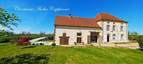Brionnais, maison 200 m², avec piscine sur 2.5 Ha de terrain
