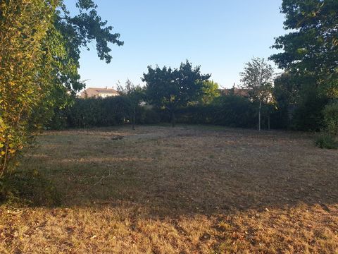 Dpt Charente Maritime (17), à vendre NIEULLE SUR SEUDRE terrain de 635m² hors lotissement