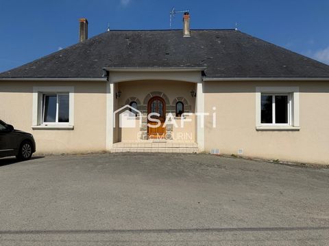 Très grande maison avec sous sol qui borde la rivière.