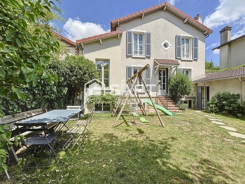 Maison individuelle 4 chambres 16 min à pied RER