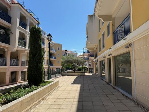 Local/bureau à vendre SAINTE MAXIME (83)