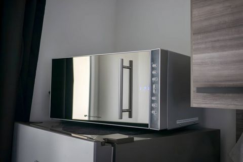 Situé au cœur de Parigné-l’Évêque, à quelques minutes en voiture du Mans, cet élégant appartement en duplex offre un havre de paix et de style pouvant accueillir jusqu'à quatre personnes. Idéal pour les professionnels ou les couples en quête de calme...