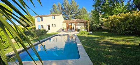 Villa familiale 5 chambres, studio indépendant, jardin et piscine avec vue Luberon