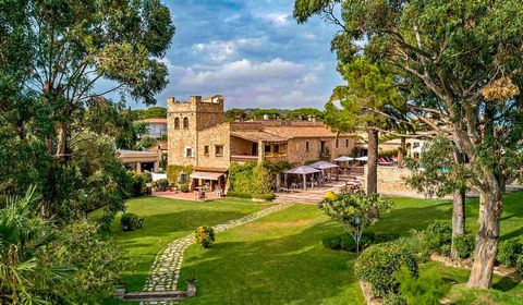 Exclusive hotel with restaurant and concert hall in Sant Antoni de Calonge, Costa Brava, Spain. This unique complex that includes a small hotel with a restaurant, as well as an ultramodern multifunctional hall for concerts, congresses, exhibitions an...