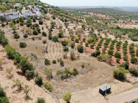 Land with 7,573 sqm, with approved architectural project for construction, in Espargal, Loulé, Algarve. The project comprises the construction of a 2+1-bedroom villa up to a construction gross area of 300 sqm, with a swimming pool and two tennis cour...