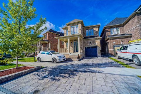 Great Location! One Of The Great House In This Location! Family Friendly Neighbourhood. 4 Bedrooms, 3 Baths, Family Room, Dining Room & Open Concept Living Room. Hardwood Floor On The Floor And Upstairs Hallway & Master Bedroom. Executive Kitchen Cab...