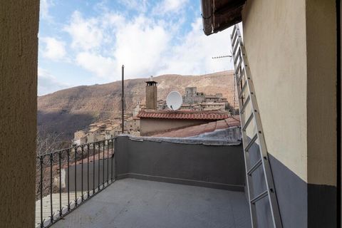 This family apartment is situated in the heart of Valnerina and is an excellent choice for families willing to spend an exciting and adventurous vacation. There is a nice balcony/terrace where you can spend quality time while enjoying your breakfast ...