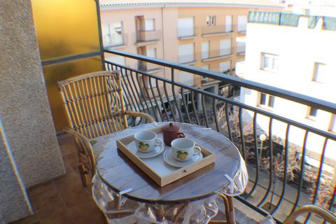 This apartment is located in Rosas, Costa Brava, in the province of Gerona, Catalonia. Rosas is situated on the northern coast of the Gulf of Roses, south of Cape Creus. The accommodation is part of a well-connected neighborhood and lies just 250 met...