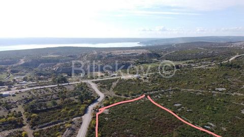 Jasenice, agricultural land of approx. 36.092 m2, outside the boundaries of the construction area but about a hundred meters away from the construction zone. It has a regular shape with an asphalt road access. South-western orientation, in a quiet ar...