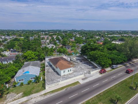 Welcome to this versatile commercial property offering endless possibilities in a prime location! This spacious commercial building boasts 3,082 square feet of well-designed space, nestled on a generous 17,402 square foot lot, making it an ideal inve...