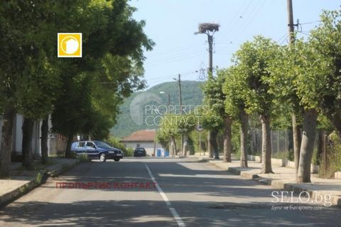 Numéro de référence : 13555. Nous vendons un chantier dans le village de Ravadinovo. L’endroit a une superficie de 786 m2.   Il est situé sur ul. Delin, près du centre du village. Ravadinovo est un village calme et paisible situé entre les montagnes ...