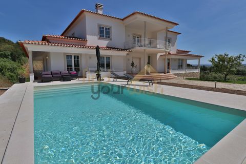 Welcome to the paradise of tranquility of the West region. Magnificent farm with stunning villa T9, with spacious interiors, exquisite decoration, beautiful garden, refreshing pool, production of own wine, with 4 accommodation for tourism, where you ...