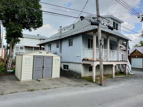 With a city permit you can become a duplex. Good for HANDYMAN, CONTRACTOR, CONTRACTOR, The owner has just done a lot of work upstairs, door has been changed to go upstairs, wall of the family room redone in jeps sheet, fresh paint and the floors have...