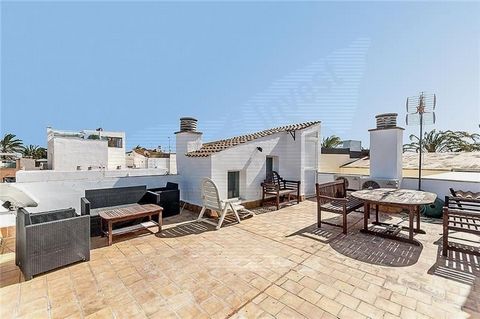 Portixol-Molinar. Haus mit Terrasse und Meerblick in der Gegend von Portixol. Dieses Haus hat eine ungefähre Fläche von ca. 100m2. Es besteht aus einem geräumigen Wohnzimmer, einer ausgestatteten Küche, 2 Doppelzimmern, Einbauschränken, 3 Bädern, Kli...