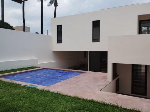 New house in the best area of Cuernavaca. -The best location. -Double surveillance 24/7. -Close to restaurants, shopping malls, services and entertainment. -Guaranteed capital gains. Within the subdivision with a park for children and pets we have th...