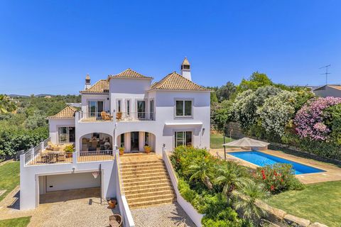 Exquisitely designed, country home on the outskirts of Olhão, boasting beautifully maintained mature gardens, and spectacular panoramic country views and sea views. This property offers spacious family living, luxury style, quite surroundings, yet cl...