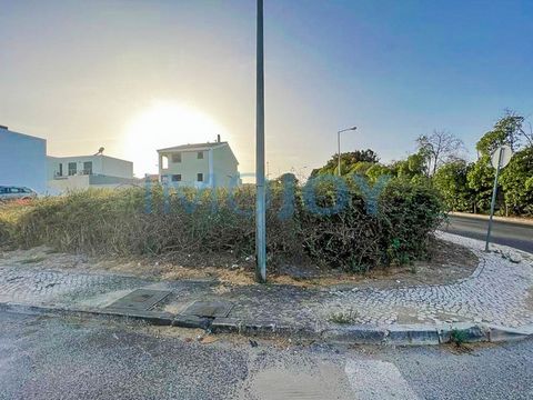 Stedelijke grond beschikbaar in Abóboda, São Domingos Rana met infrastructuur, haalbaarheid voor de bouw van 1 villa, met toewijzingsvergunning 24-9-2020. Perceel 15 heeft een totale oppervlakte van 318 m², implantatieoppervlakte 111m² en bruto bouwo...