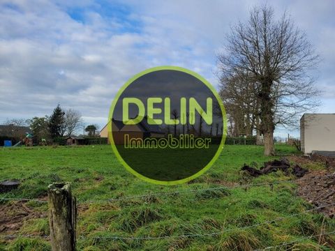 Delin immobilier vous propose ce terrain constructible de 1 004 m2, dans chemin au calme, exposé Sud-Ouest, emprise au sol non limité pour votre construction, piscinable. Terrain plat sans difficulté particulière pour votre projet. Les informations s...