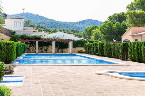 Welcome to your new home in the idyllic Sant Elm, Andratx! This spectacular apartment, never before inhabited, offers a unique opportunity to live in a Mediterranean paradise with sea views in an exclusive residential complex featuring a pool, garden...