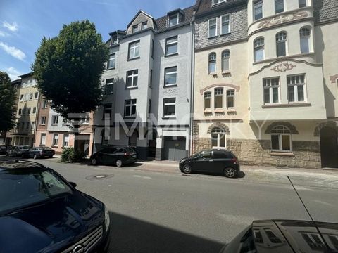 This attractive 3-room apartment on the 2nd floor with a living area of 75.31 m² is located in Hagen Altenhagen on a traffic-calmed street. Comfort and coziness merge here into a place you can proudly call home. Perfect for couples, small families or...