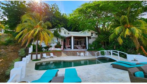 Ob als Vollzeitwohnsitz, Ferienhaus oder einkommensschaffendes Mietobjekt – diese Immobilie ist das Beste, was San Juan del Sur zu bieten hat. Atemberaubendes, luxuriöses, modernes Haus mit Meerblick in San Juan Del Sur.  Dieses Haus ist komplett möb...