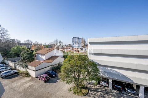 Exclusividad MUEBLE BEDIN - BURDEOS . Este estudio amueblado está situado en la parte trasera del Hospital Pellegrin de Burdeos y se compone de una entrada, una sala de estar y un baño con WC. La residencia es tranquila y la escuela de medicina está ...