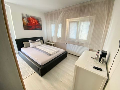 Herzlich willkommen in der Villa Blue Max in Großenhain! Die Villa Blue Max ist eine charmante zugleich etwas chaotische Unterkunft im Herzen von Großenhain, einer idyllischen Stadt in Sachsen, Deutschland. Das Apartment bietet komfortable Zimmer und...