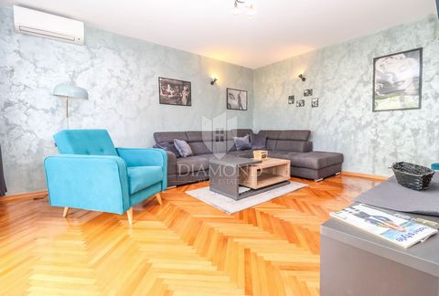 Location: Istarska županija, Pula, Veruda. Istria, Pula The apartment is located in one of the most sought-after locations in Pula, known for its pleasant atmosphere and excellent connections with the rest of the city. This part of the settlement is ...