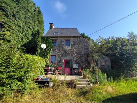 House 3 rooms 52 m² to renovate The Hermitage Lorge 1 km from the village, come and visit this pretty house full of charm! The ground floor offers a living room with fireplace Upstairs: 1 bedroom, a bathroom (Italian shower) and a toilet. Also, you w...