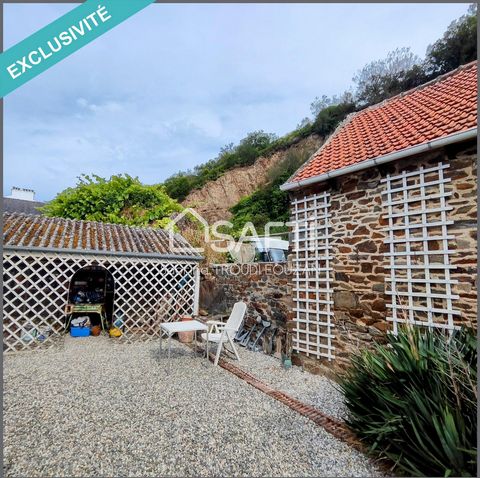 Located AU LÉGUÉ in Plérin (22190), this charming stone house, adjoining on one side, offers a peaceful and authentic living environment. Close to amenities, schools, ideal for families and first-time buyers. The city, renowned for its quality of lif...